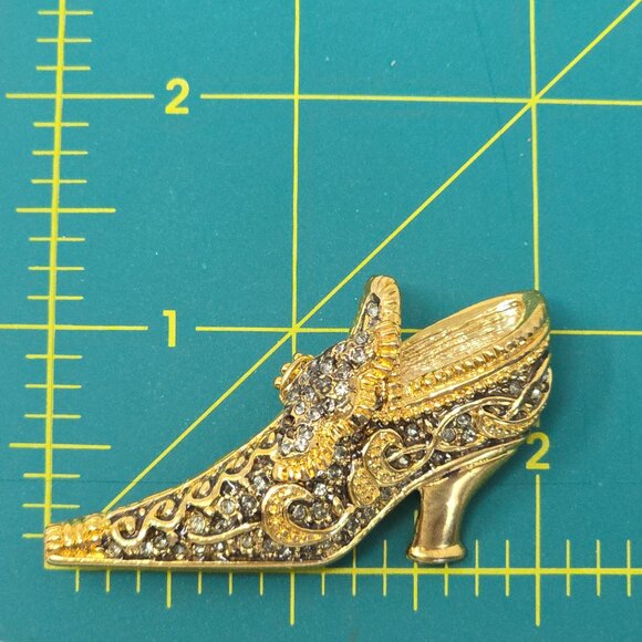 Vintage Gold Tone Rhinestone High Heel Shoe Brooch Baroque Victorian Slipper Pin - Picture 12 of 14